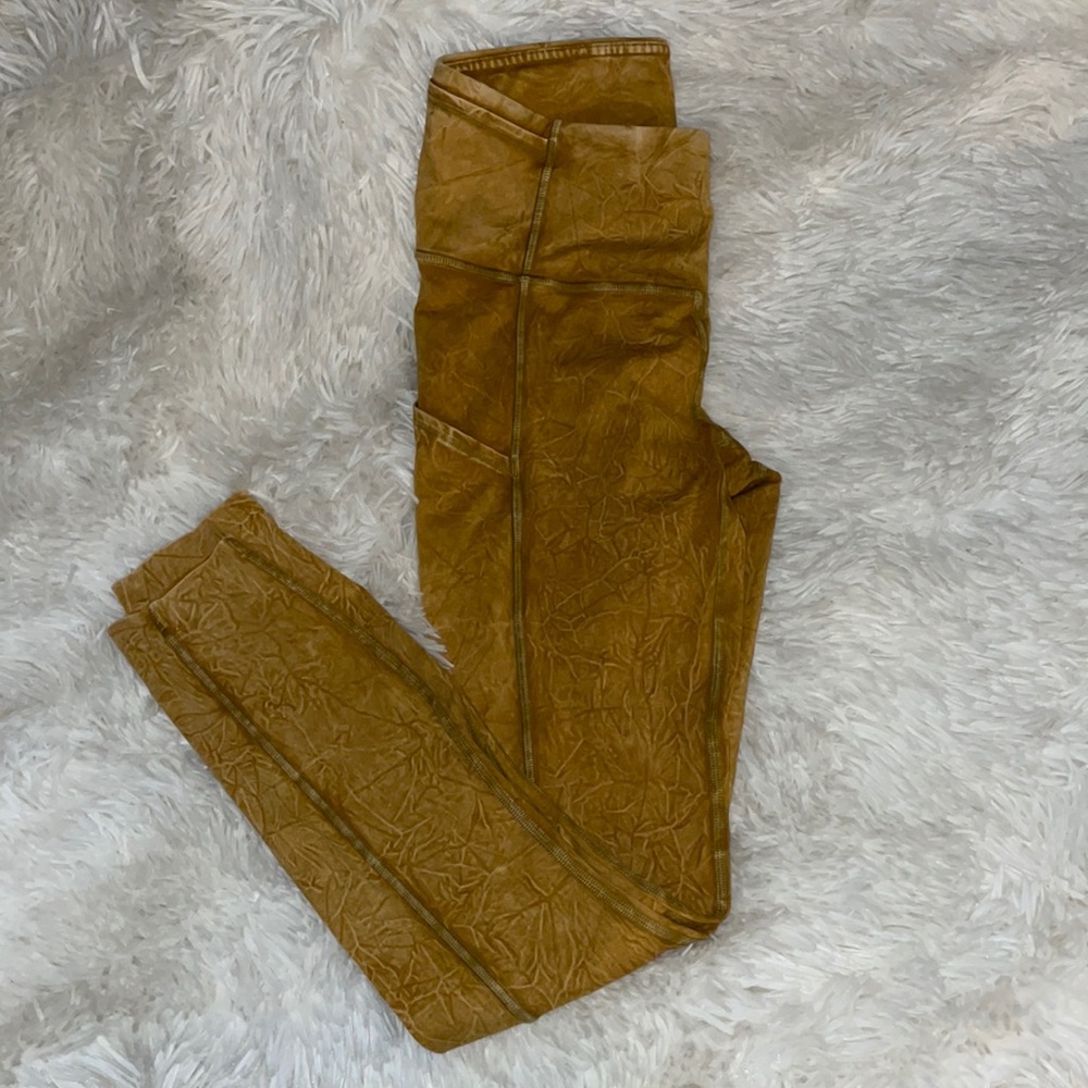 Lululemon size 4